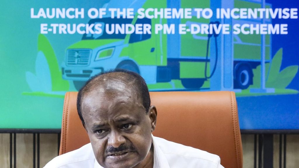 Karnataka HC Permits Proceedings Against H.D. Kumaraswamy in Land Encroachment Case