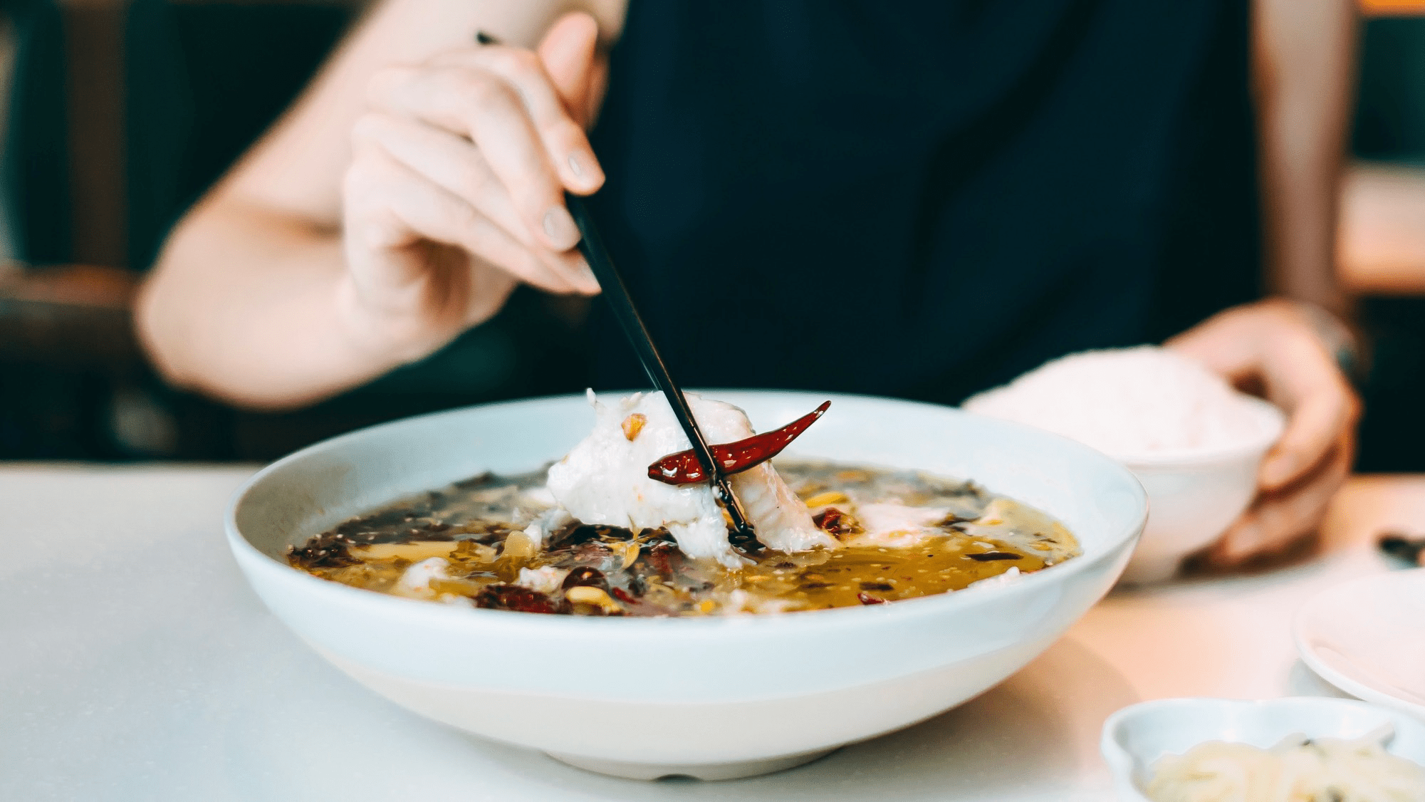 Does eating spicy food help you lose weight? Science has a clear answer.