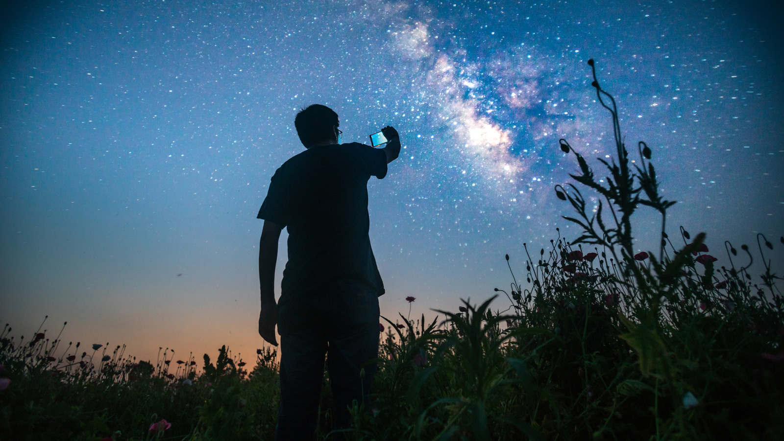 How To Use The Astrophoto Feature On Your Samsung Galaxy Phone