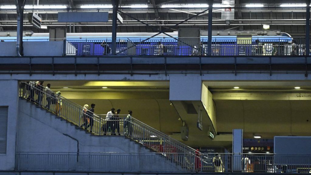 Hyderabad Metro Chief Backs Public Transport to Solve Traffic Woes