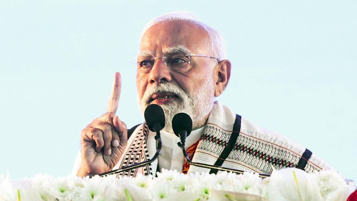 protest-turns-violent-in-manipur’s-churachandpur-after-police-detain-two-for-vandalising-modi-cutouts