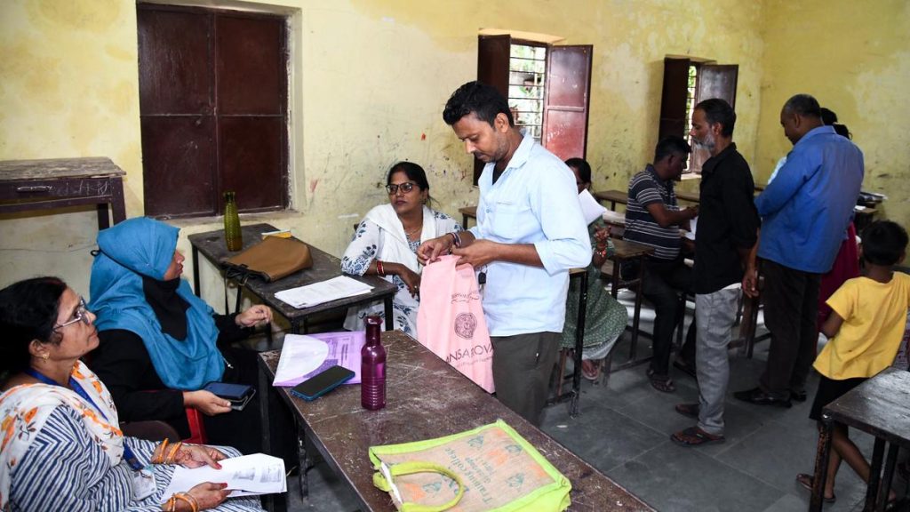 SC Resumes Bihar SIR Hearing; Aadhaar Added as 12th Accepted Document | LIVE