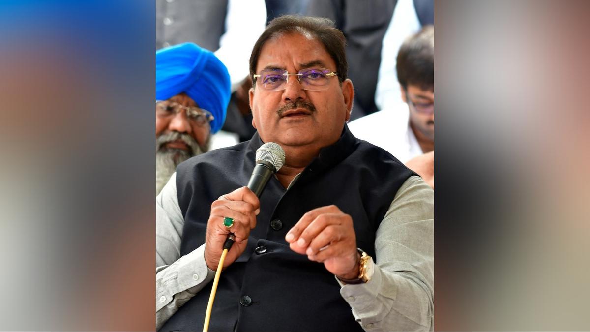supreme-court-dismisses-retired-ips-officer’s-plea-against-quashing-of-summons-to-abhay-chautala-in-defamation-case