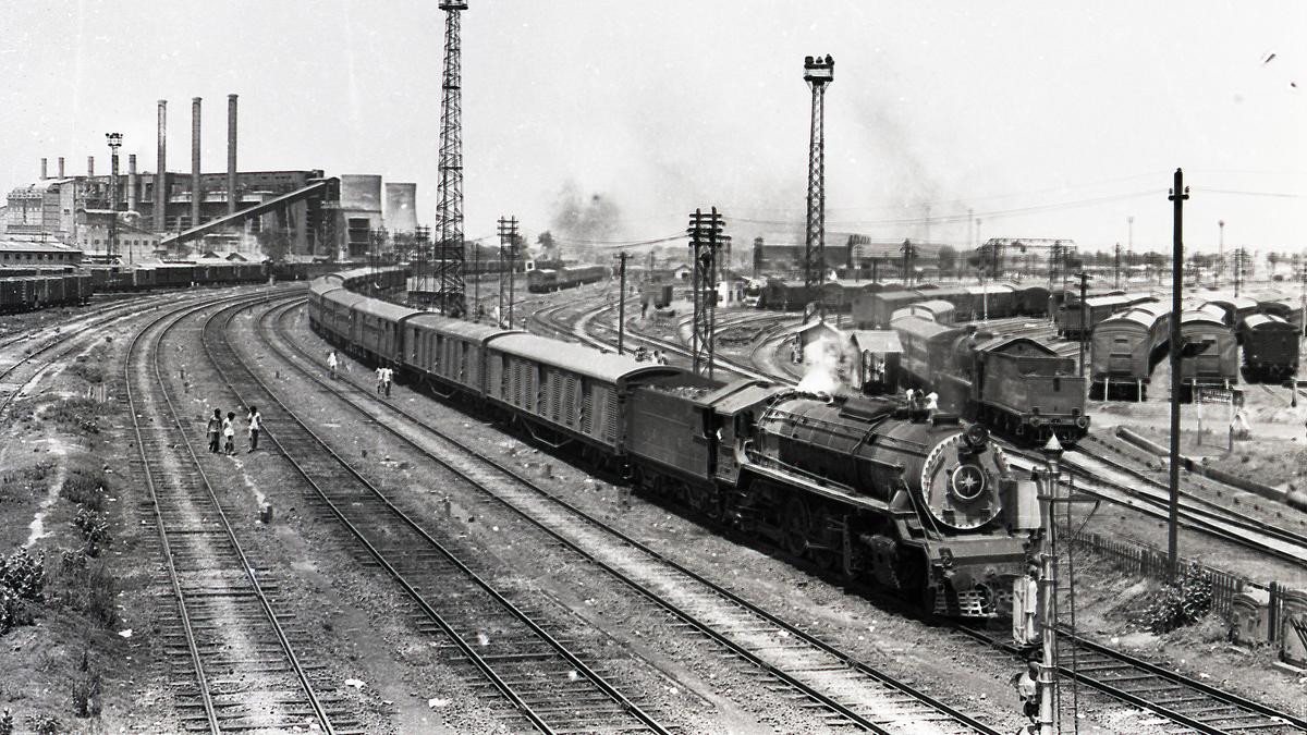 a-failed-attempt-of-train-sabotage-by-railway-employees-in-madras-in-1964