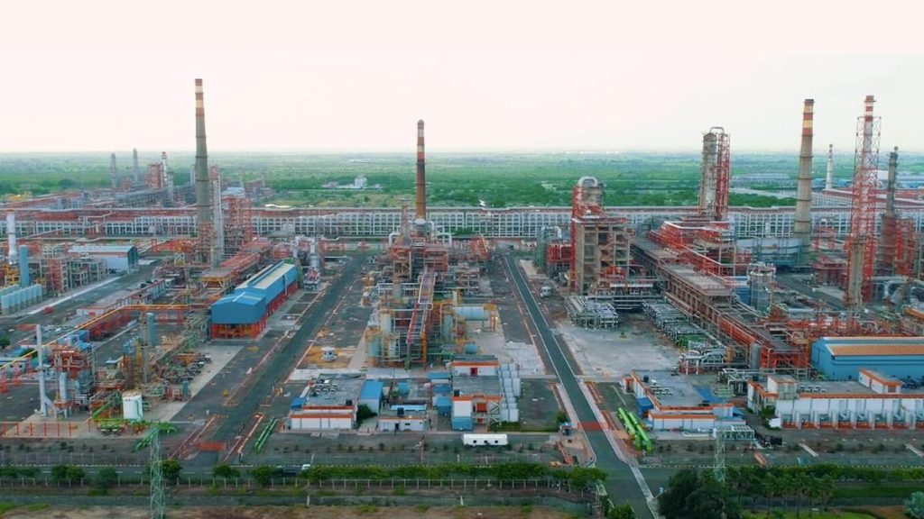 India Approves Fuel Supply by EU-Sanctioned Nayara Amid Ongoing Dollar Trade Curbs