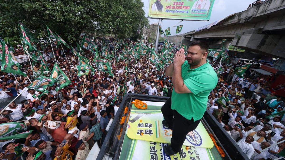 no-person-with-degree-will-remain-unemployed-if-voted-to-power:-tejashwi-yadav