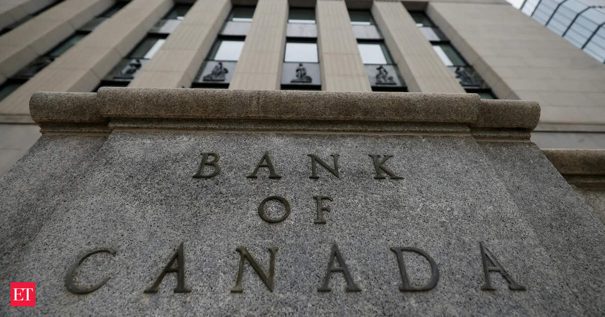 Bank of Canada cuts interest rate to 2.5% as GDP shrinks, job market softens
