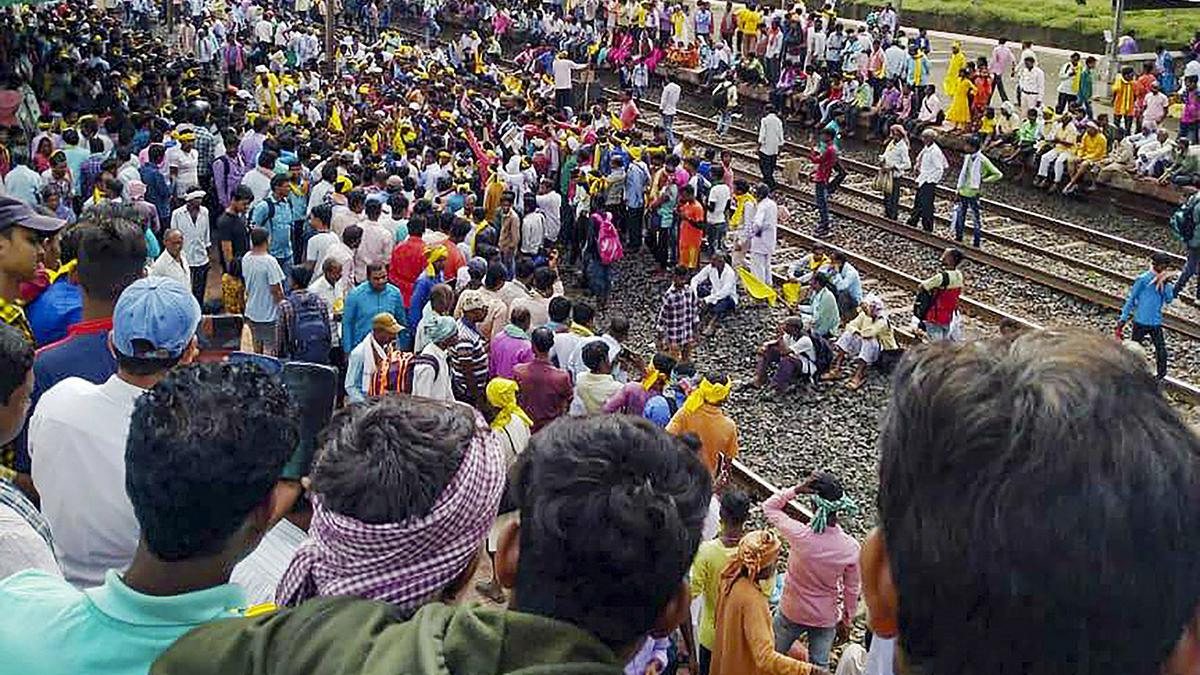 rail-blockade-by-kurmis-underway-in-jharkhand,-train-services-partially-affected