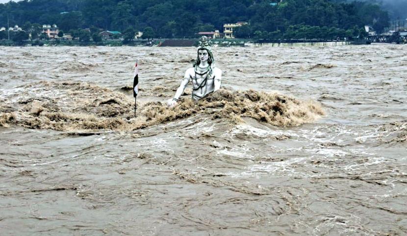 Ganga Swells, Submerges Parmarth Niketan Ghat in Rishikesh