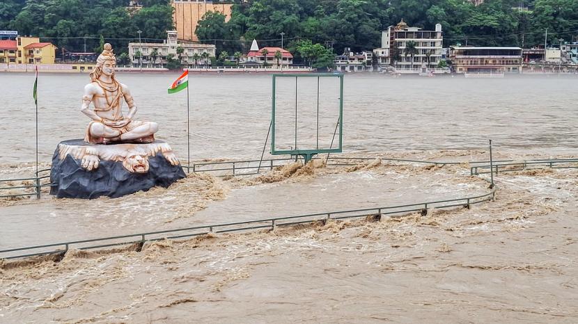 Ganga Swells, Submerges Parmarth Niketan Ghat in Rishikesh