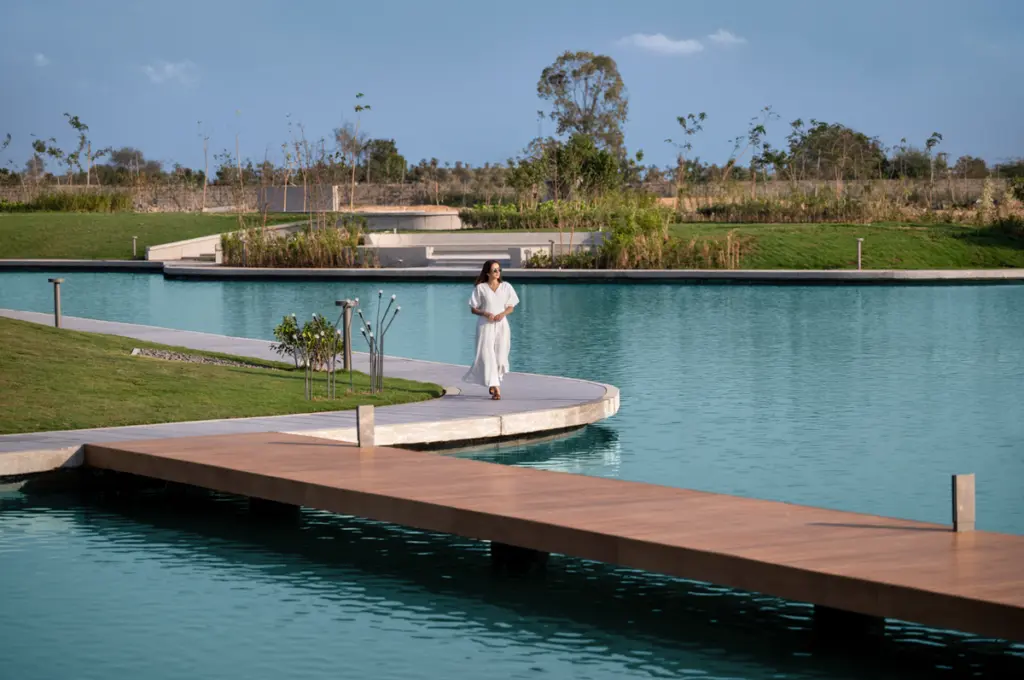 Dutch engineers build 72,600 sq yd lake in Gujarat scrubland