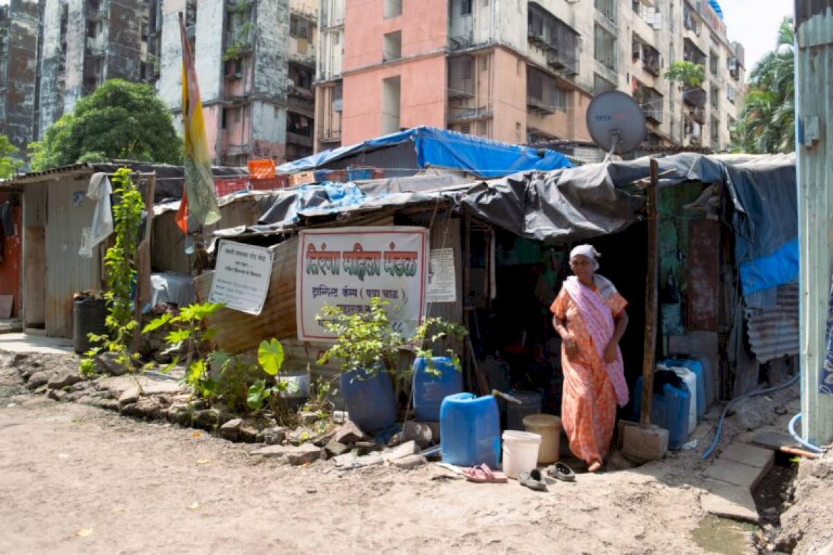 Mumbai Settlements Face Unsafe Power and Dangerous Indoor Heat