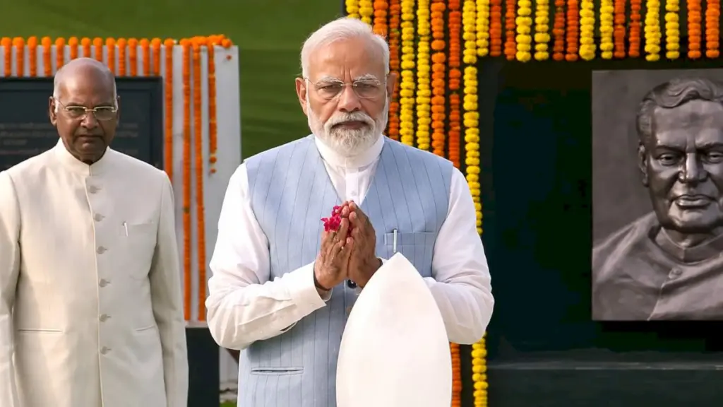 PM Modi leads tributes to Atal Bihari Vajpayee