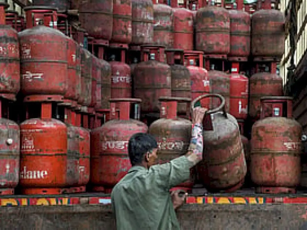Government sets LPG production targets; Reliance gets largest quota