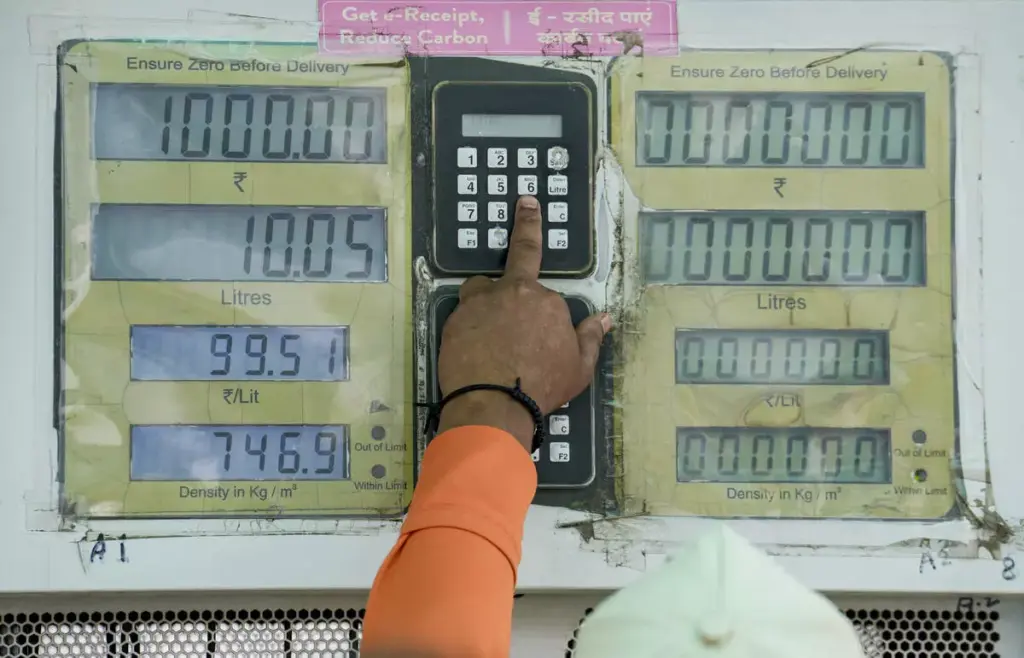 Congress, AAP slam Modi govt over third fuel price hike