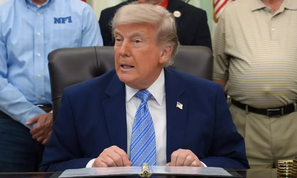 Trump ready to drop nuclear deal if Iran opens Strait of Hormuz