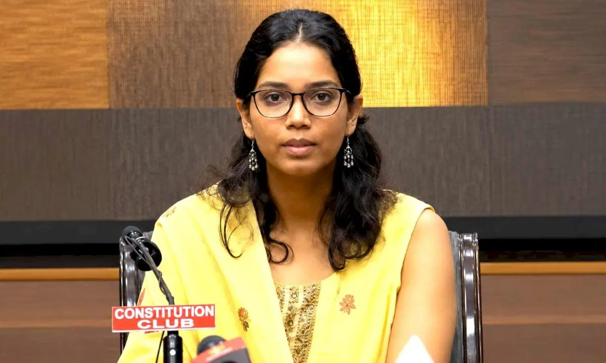 Delhi police families say officers' injuries ignored during protest
