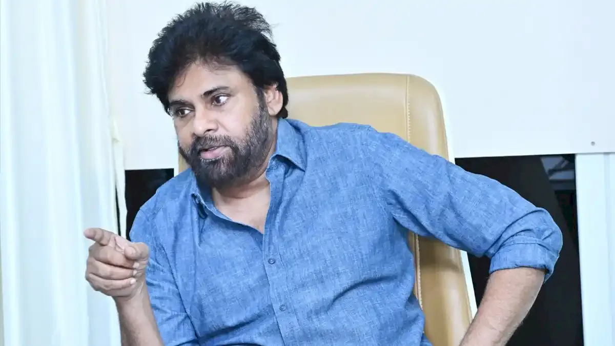 Pawan Kalyan attends Bandla Ganesh's daughter Janani's wedding