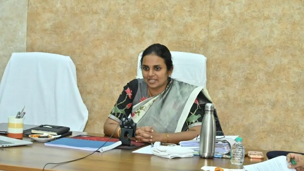 Kurnool Collector reviews Sravana Masam arrangements at Urukunda temple