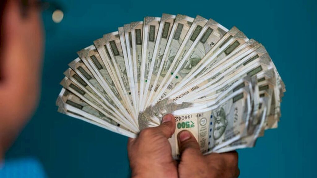 Kozhikode police seize Rs 23,020 in single-digit lottery raids
