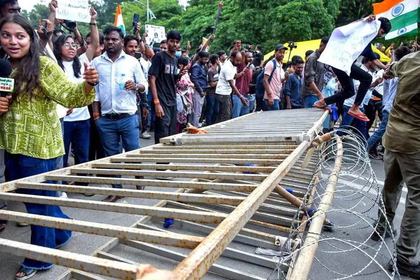 Jharkhand protesters clash with police, demand CBI probe into exam irregularities
