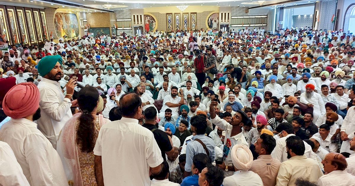 Punjab Congress meeting disrupted by anti-Baghel slogans and scuffle