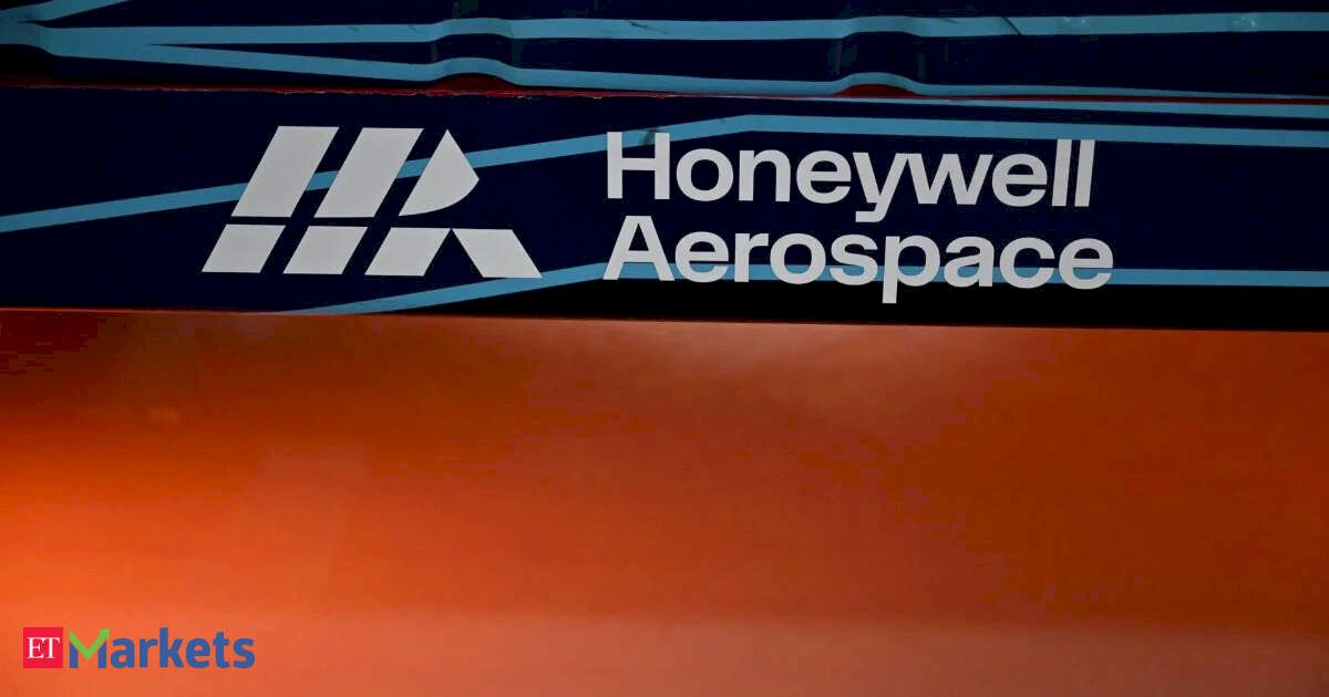 Honeywell Aerospace shares plunge 26% after supply-chain forecast cuts