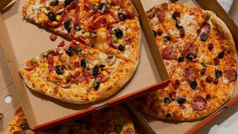 Maharashtra FDA suspends licences of four Domino's outlets