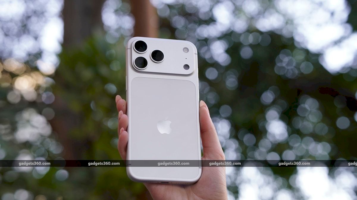 Apple reportedly plans September iPhone event, opens staff lottery