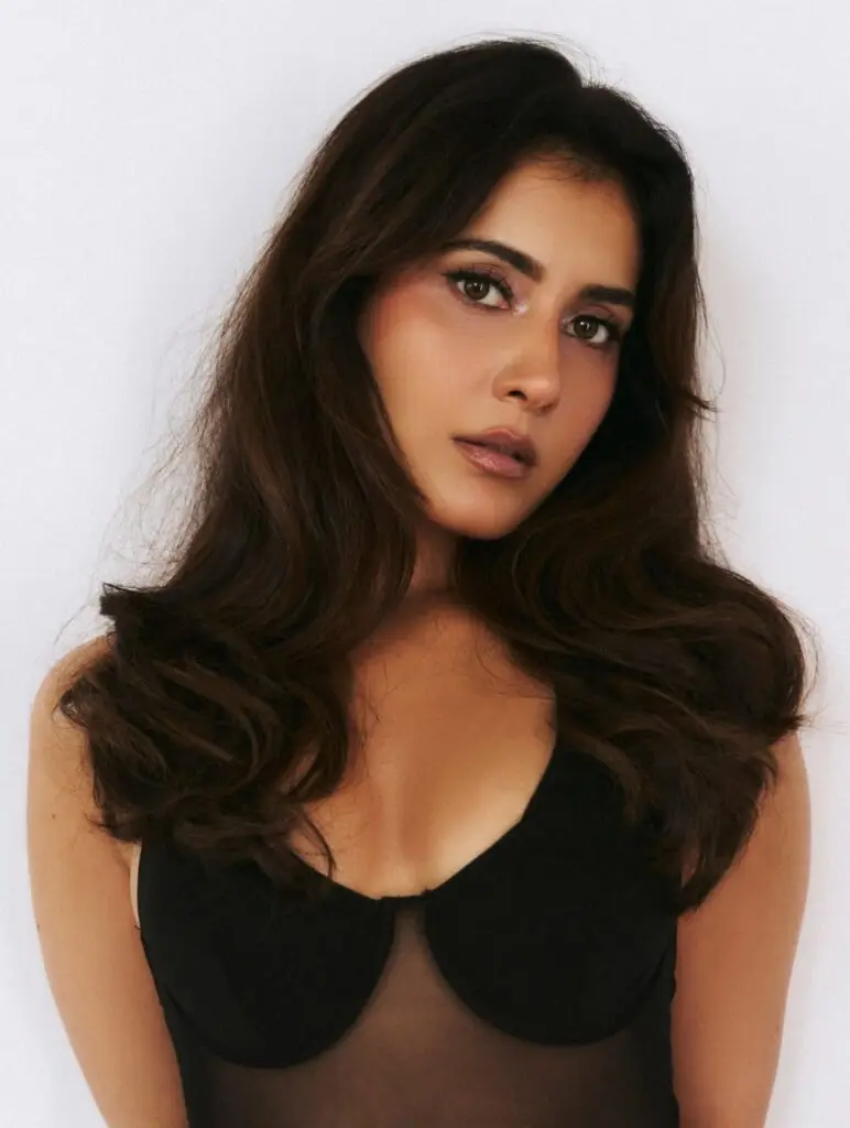 Raashii Khanna's portrait draws attention