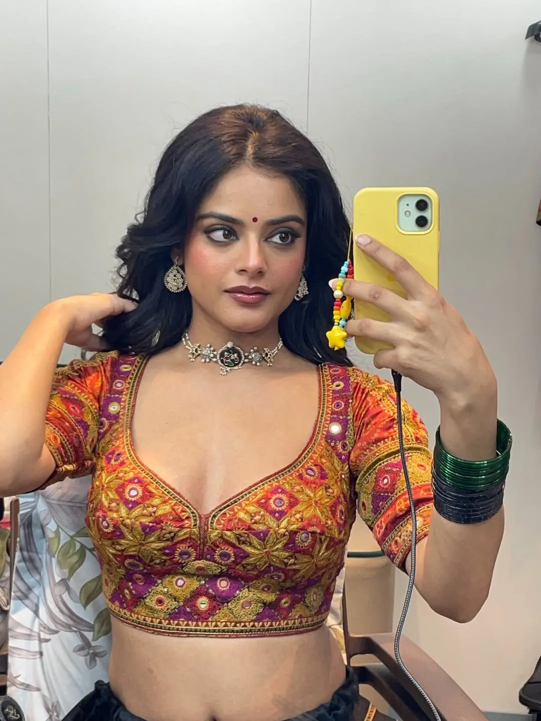 Riddhi Kumar's vibrant ethnic look sets festive tone