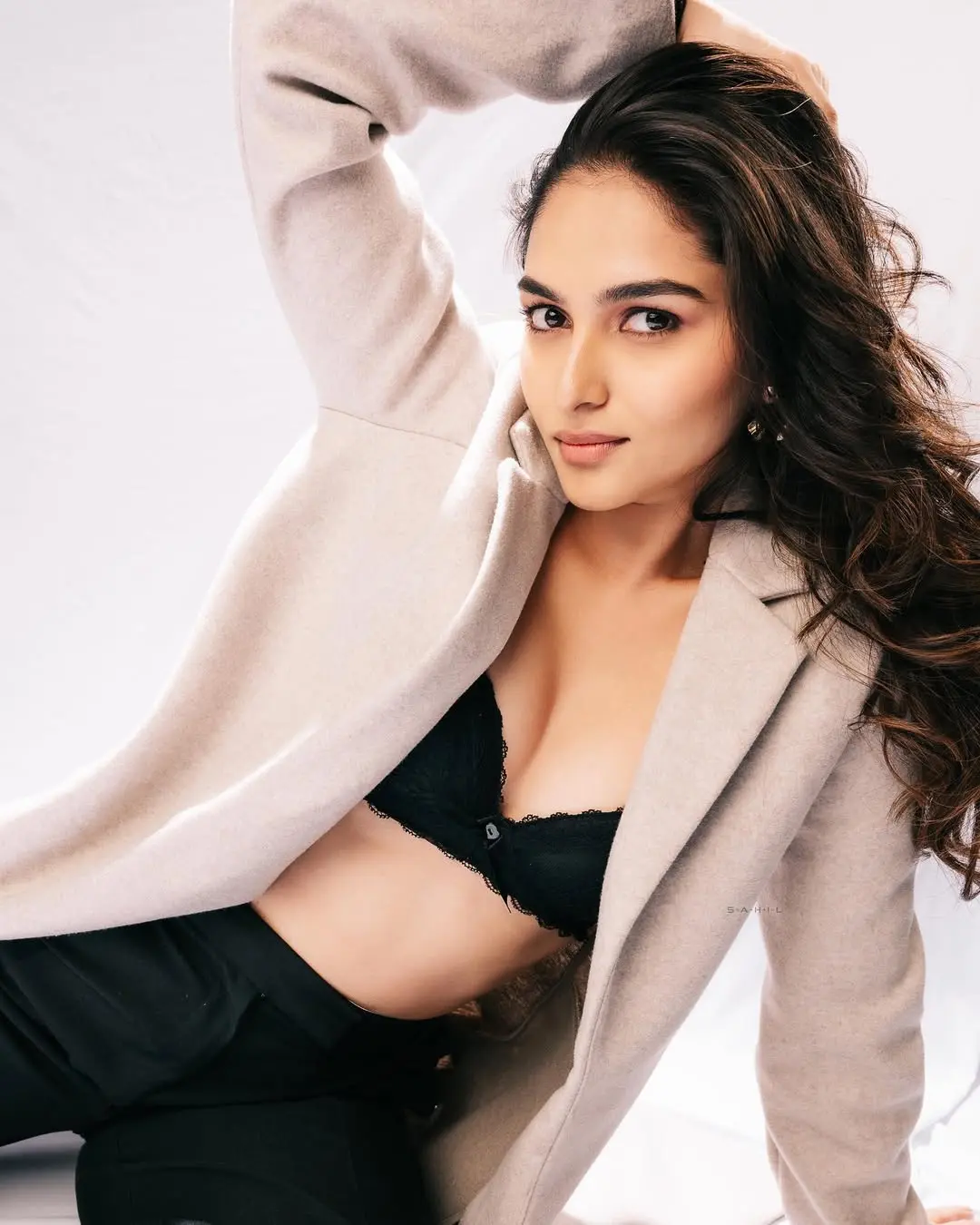 Kayadu Lohar Stuns in Glamorous Photoshoot, South Star on Rise