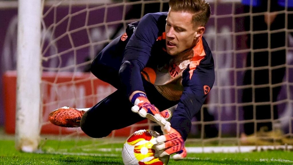 Ter Stegen joins Ajax on loan to revive Germany career