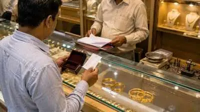 Kapoor Jewellers must return 32g gold, pay Rs 35,000