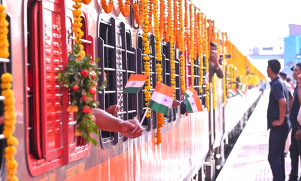 Railways Adds Online Excess Luggage Booking With Train Tickets