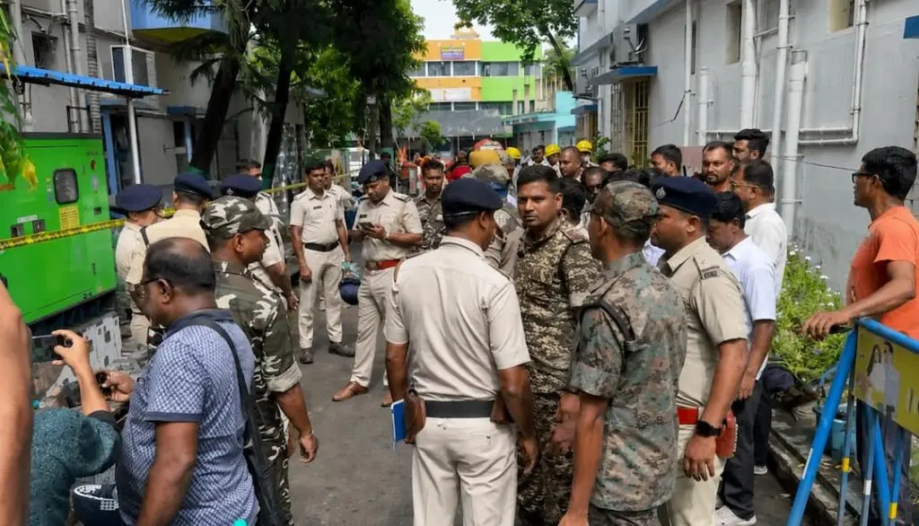 Seven killed in hotel fire in West Bengal's Tarapith