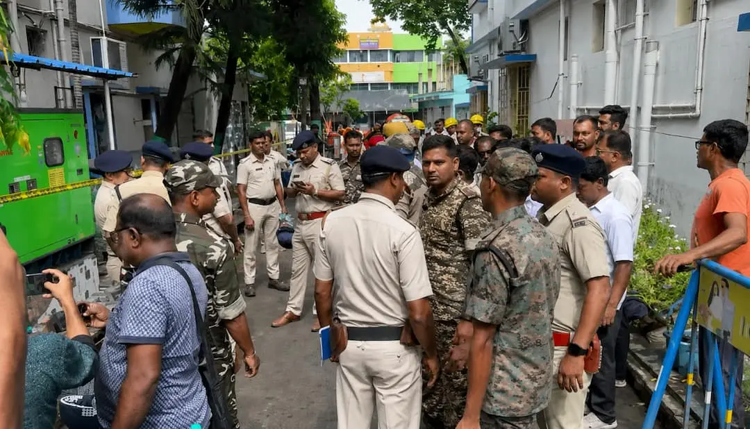 Seven killed in hotel fire in West Bengal's Tarapith