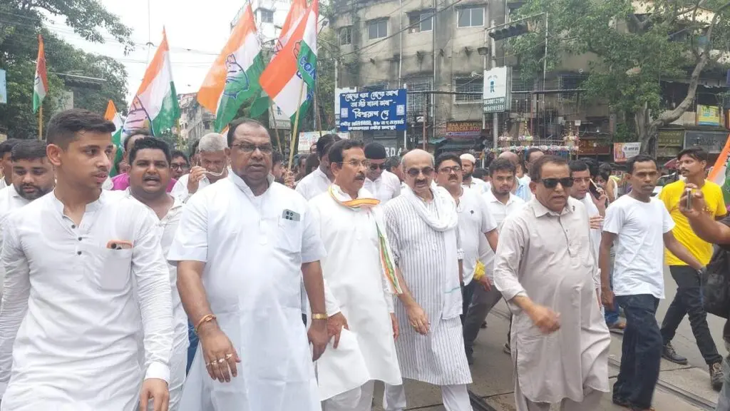 Congress Marches in Kolkata Over Worker Attacks and Hawker Evictions