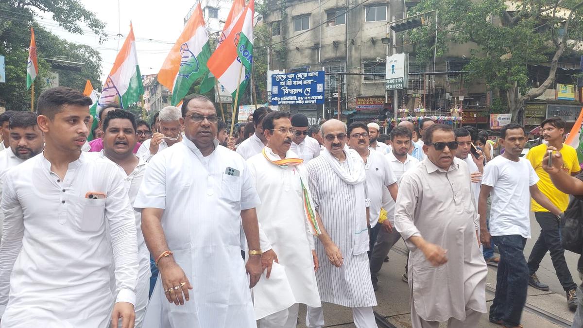 Congress party holds Kolkata rally against worker abuses and hawker evictions