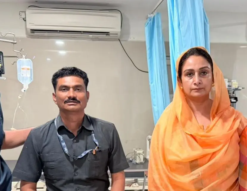 Cop saves Sukhbir Badal in Nanded kirpan attack