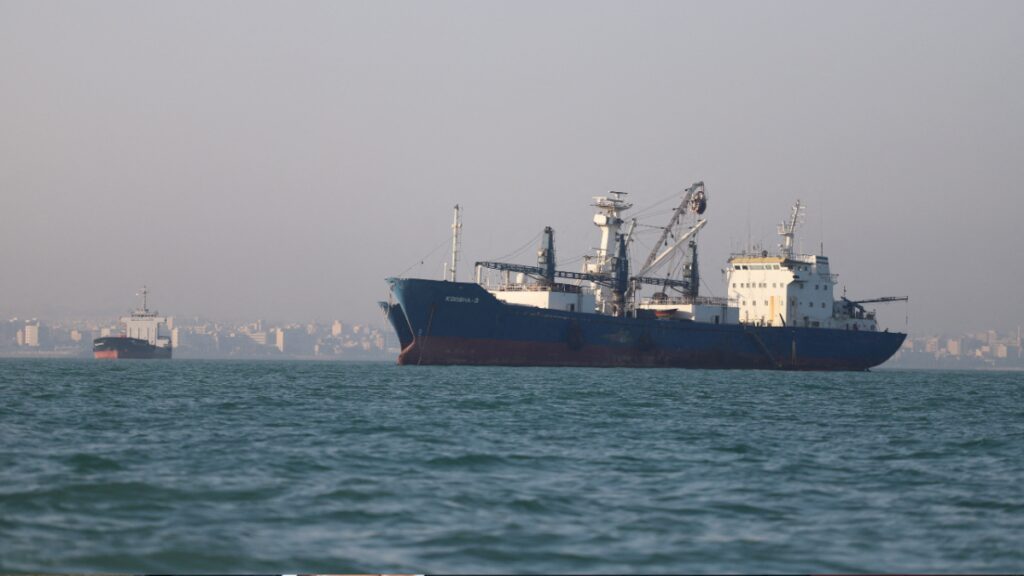 Iran Weighs Strait of Hormuz Ban on US, Israeli-Linked Ships