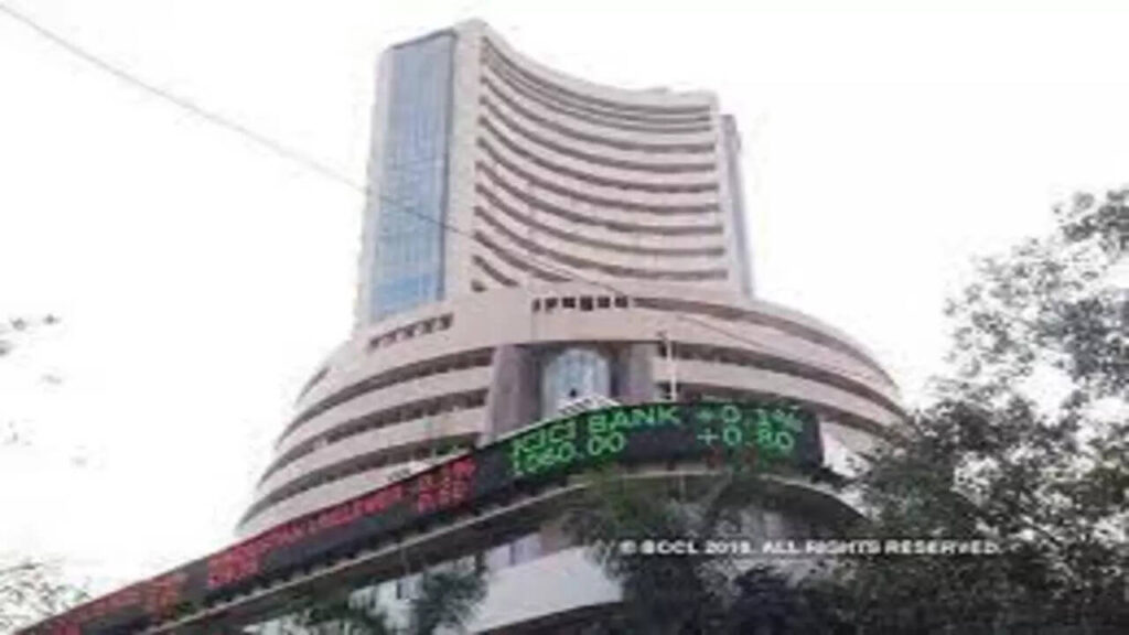 Sensex, Nifty fall as banking stocks and crude oil weigh