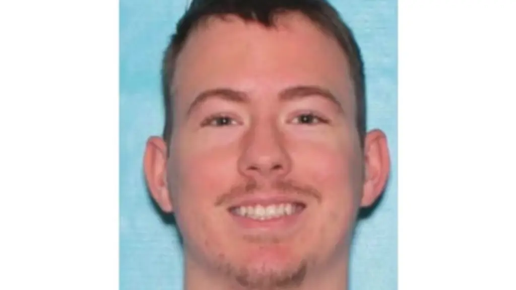 Arizona man Matthew Flores flees US after two bodies found