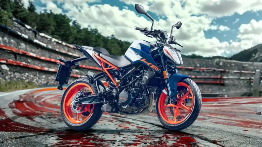 KTM hikes 160 Duke and RC 160 prices; RC 160 now over Rs 2 lakh