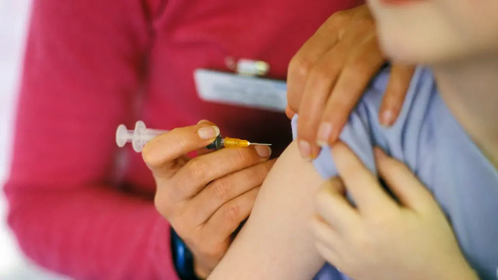 Trump signs order to split MMR vaccine, doctors warn
