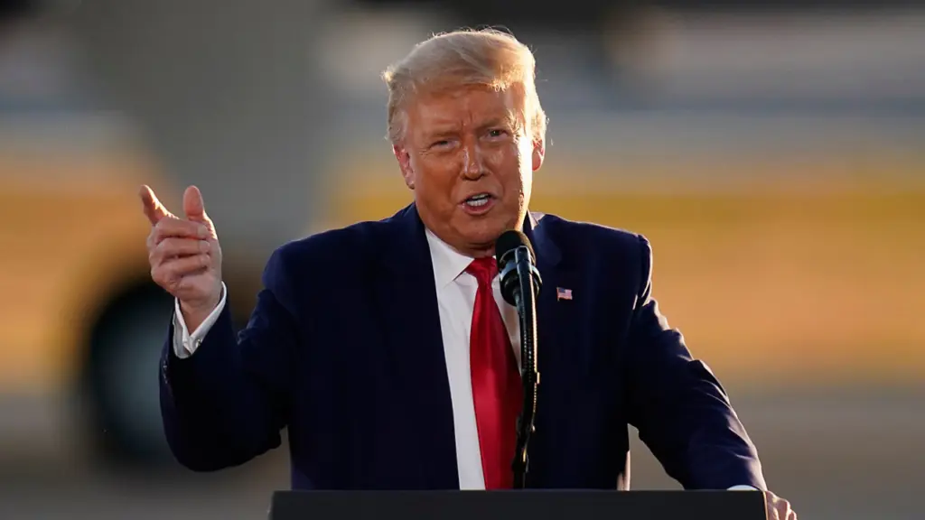 Trump Media posts $238 million loss, sells early Truth Social access