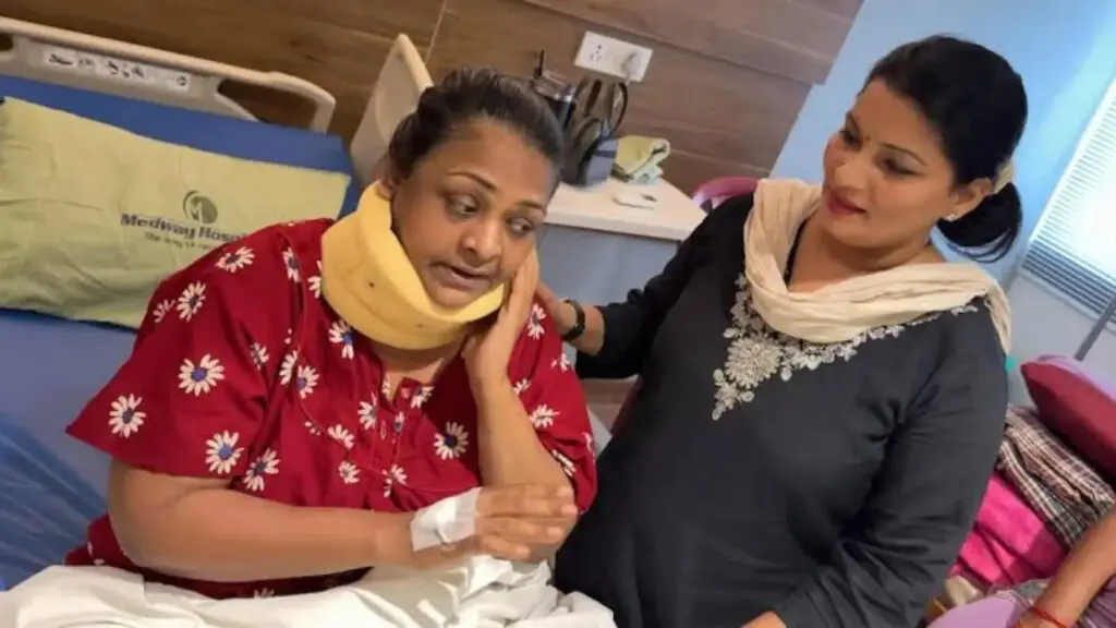 Shakeela undergoes Rs 3 lakh neck surgery after excessive phone use