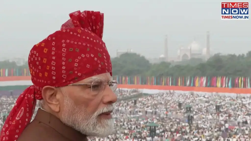 Modi Wears Red Tie-and-Dye Turban for Independence Day Address