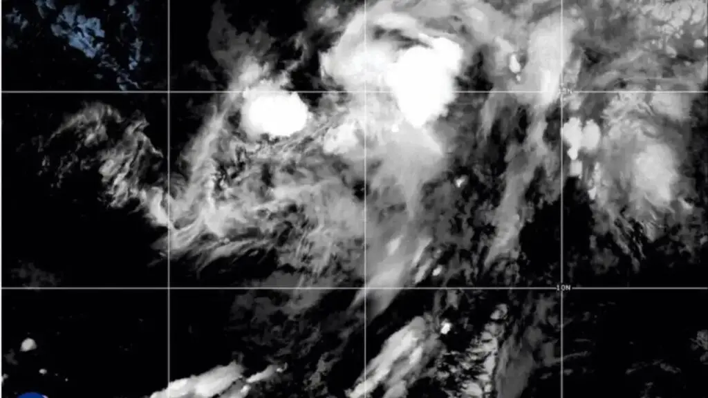 Hurricane Lala dumps heavy rain on Hawaii's Big Island