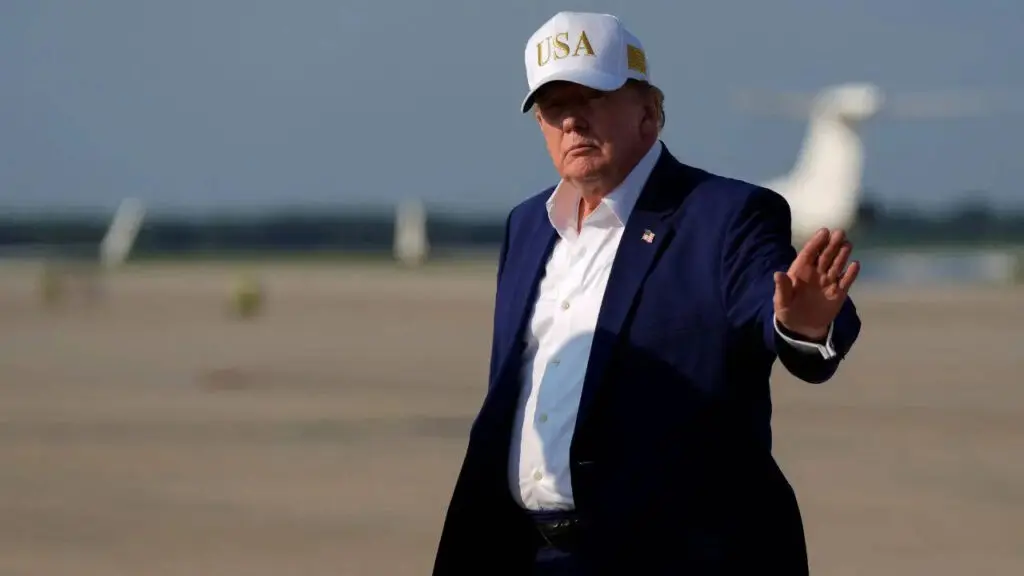 False claim Trump rushed to Walter Reed debunked
